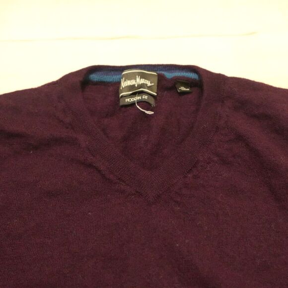 Neiman Marcus Men XL Merino Wool Pullover V-Neck Sweater Modern Fit Purple READ - Picture 3 of 7